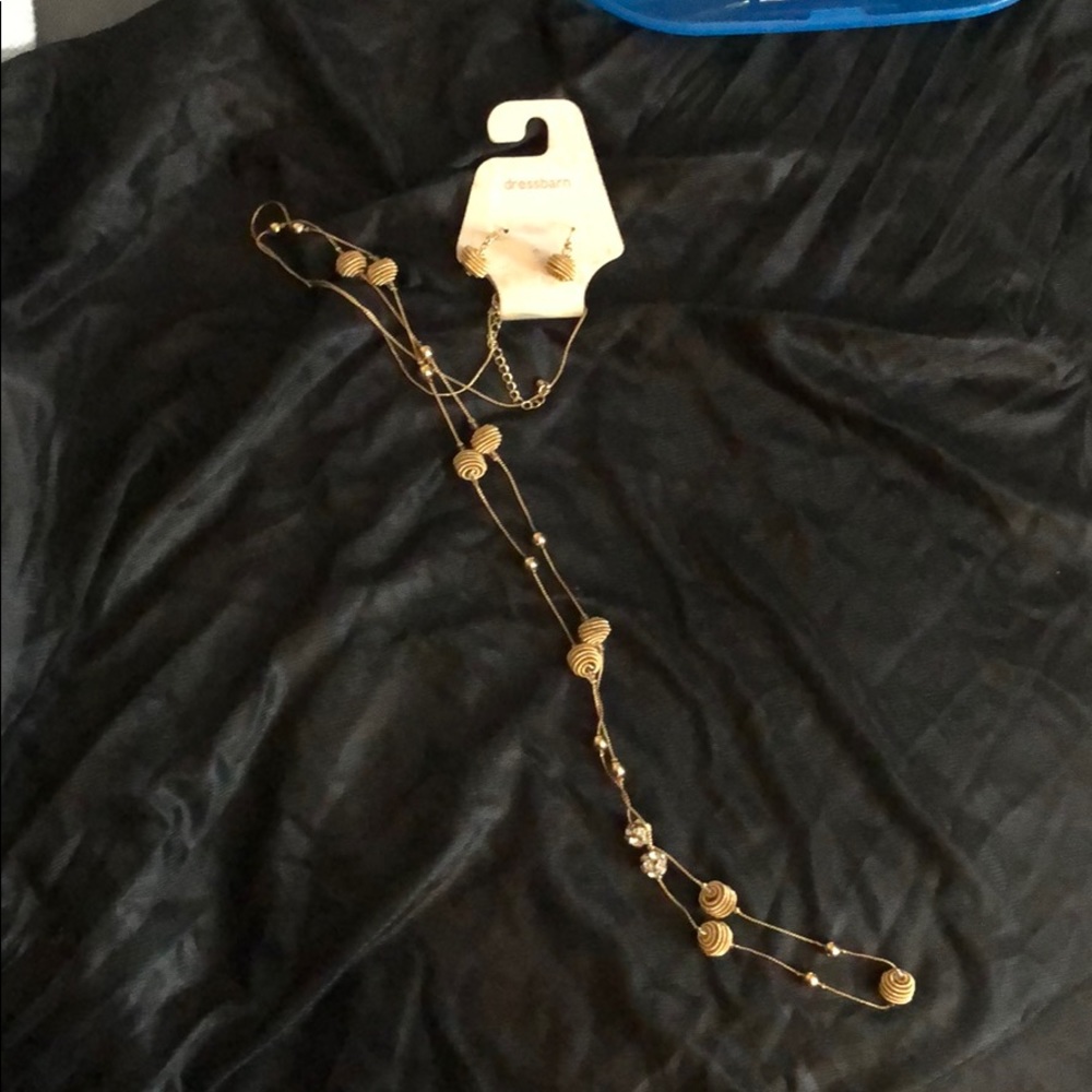 Earring and necklace bundle